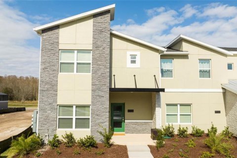 Adosado en venta en Kissimmee, Florida, 5 dormitorios, 201.41 m2 № 1904137 - foto 2