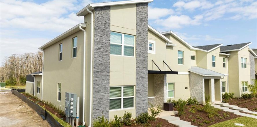Adosado en Kissimmee, Florida 5 dormitorios, 201.41 m2 № 1904137