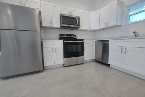 House in Lake Placid, Florida 2 bedrooms, 77.29 sq.m. № 2429016 - photo 11