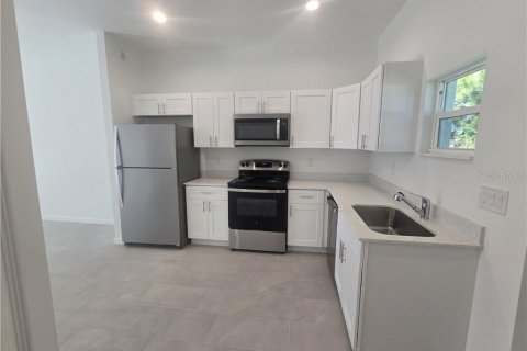 House in Lake Placid, Florida 2 bedrooms, 77.29 sq.m. № 2429016 - photo 13