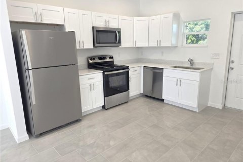 House in Lake Placid, Florida 2 bedrooms, 77.29 sq.m. № 2429016 - photo 10