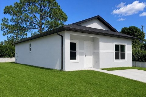 House in Lake Placid, Florida 2 bedrooms, 77.29 sq.m. № 2429016 - photo 2