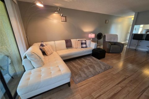 Copropriété à louer à Saint Petersburg, Floride: 2 chambres, 84.54 m2 № 2405131 - photo 15