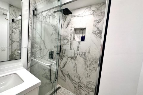 Condominio en alquiler en Hollywood, Florida, 2 dormitorios, 80.82 m2 № 2060142 - foto 10