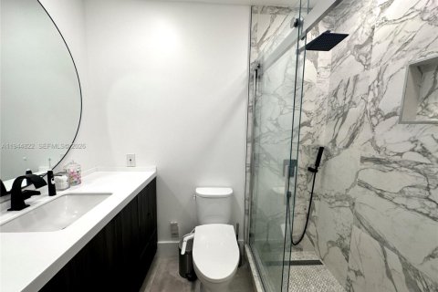 Condominio en alquiler en Hollywood, Florida, 2 dormitorios, 80.82 m2 № 2060142 - foto 7