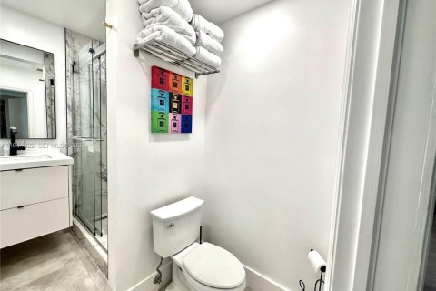 Condominio en alquiler en Hollywood, Florida, 2 dormitorios, 80.82 m2 № 2060142 - foto 9