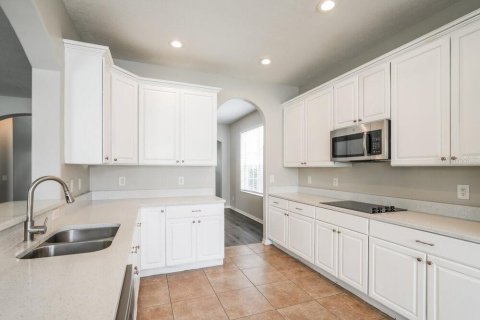 Villa ou maison à louer à Wesley Chapel, Floride: 5 chambres, 315.22 m2 № 2203166 - photo 6