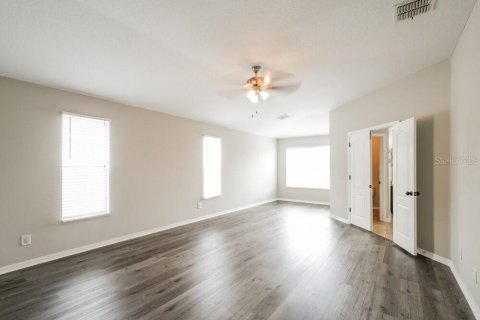 Villa ou maison à louer à Wesley Chapel, Floride: 5 chambres, 315.22 m2 № 2203166 - photo 10