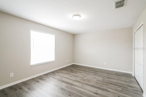Villa ou maison à louer à Wesley Chapel, Floride: 5 chambres, 315.22 m2 № 2203166 - photo 15