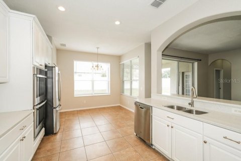 Villa ou maison à louer à Wesley Chapel, Floride: 5 chambres, 315.22 m2 № 2203166 - photo 9