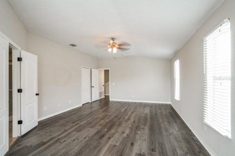Villa ou maison à louer à Wesley Chapel, Floride: 5 chambres, 315.22 m2 № 2203166 - photo 11
