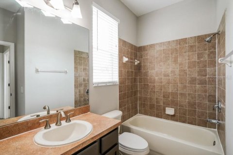 Villa ou maison à louer à Wesley Chapel, Floride: 5 chambres, 315.22 m2 № 2203166 - photo 7