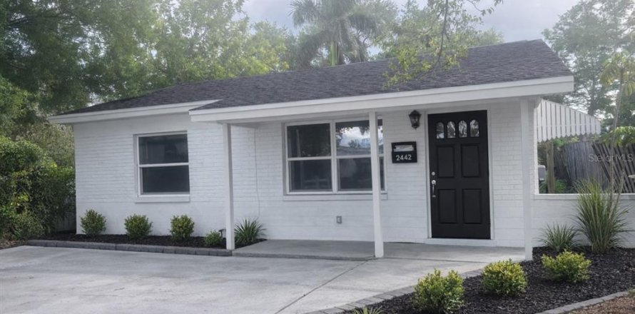 Villa ou maison à Saint Petersburg, Floride 3 chambres, 113.71 m2 № 2214718