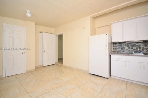 Touwnhouse à vendre à Miami, Floride: 3 chambres, 124.86 m2 № 1920946 - photo 17