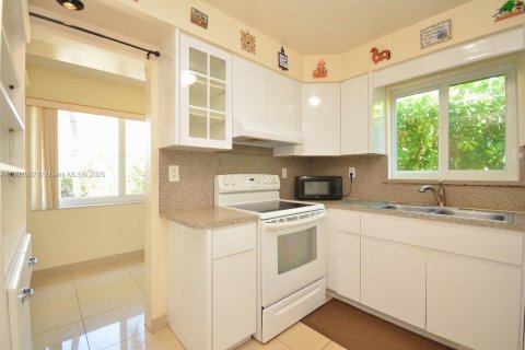 Touwnhouse à vendre à Miami, Floride: 3 chambres, 124.86 m2 № 1920946 - photo 8