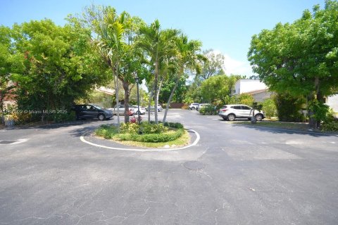 Touwnhouse à vendre à Miami, Floride: 3 chambres, 124.86 m2 № 1920946 - photo 19