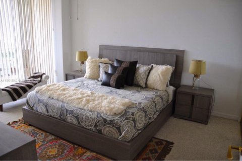 Condominio en venta en Surfside, Florida, 2 dormitorios, 139.35 m2 № 1892178 - foto 20