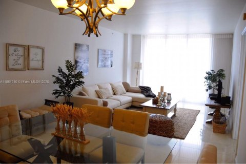 Condominio en venta en Surfside, Florida, 2 dormitorios, 139.35 m2 № 1892178 - foto 7