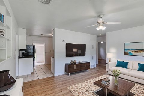 House in Daytona Beach, Florida 3 bedrooms, 84.54 sq.m. № 1909631 - photo 19