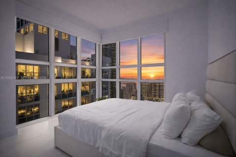 Condominio en Miami, Florida, 1 dormitorio  № 2057319
