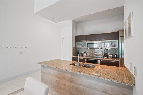 Condominio en venta en Miami, Florida, 1 dormitorio, 71.91 m2 № 2057319 - foto 4
