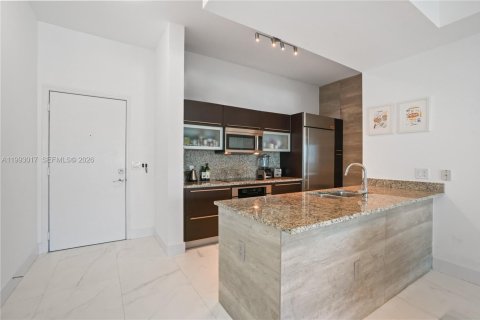 Condominio en venta en Miami, Florida, 1 dormitorio, 71.91 m2 № 2057319 - foto 2