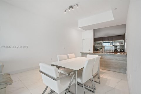 Condominio en venta en Miami, Florida, 1 dormitorio, 71.91 m2 № 2057319 - foto 10