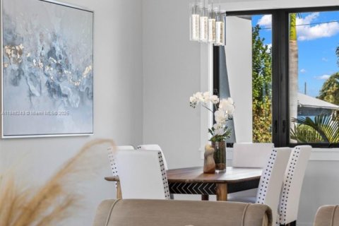 Casa en venta en Cape Coral, Florida, 4 dormitorios, 317.91 m2 № 2034315 - foto 10