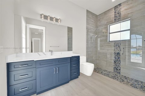 Casa en venta en Cape Coral, Florida, 4 dormitorios, 317.91 m2 № 2034315 - foto 27