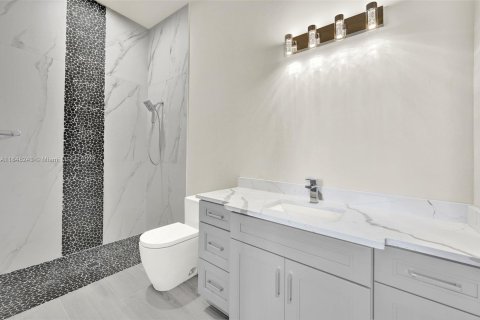 Casa en venta en Cape Coral, Florida, 4 dormitorios, 317.91 m2 № 2034315 - foto 22