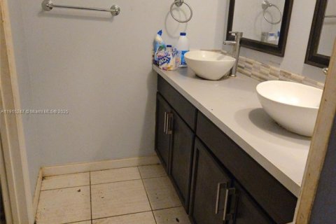 Villa ou maison à vendre à Lauderhill, Floride: 2 chambres, 195.09 m2 № 2082465 - photo 8