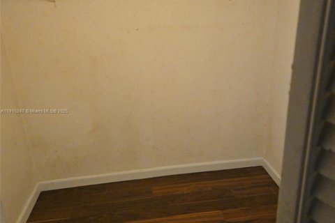 Villa ou maison à vendre à Lauderhill, Floride: 2 chambres, 195.09 m2 № 2082465 - photo 3