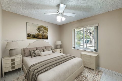 Casa en venta en Miami, Florida, 4 dormitorios, 160.63 m2 № 1952283 - foto 8