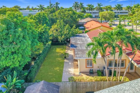 Casa en venta en Miami, Florida, 4 dormitorios, 160.63 m2 № 1952283 - foto 20