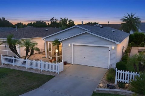 Villa ou maison à The Villages, Floride 2 chambres, 107.4 m2 № 2149826