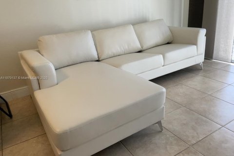 Condominio en alquiler en North Miami Beach, Florida, 1 dormitorio, 61.59 m2 № 1932810 - foto 6