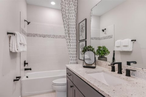 Casa en venta en Wesley Chapel, Florida, 5 dormitorios, 332.13 m2 № 1914106 - foto 17