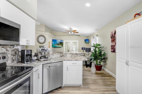 Villa ou maison à vendre à Tampa, Floride: 4 chambres, 261.98 m2 № 1899857 - photo 11