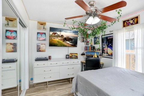 Villa ou maison à vendre à Tampa, Floride: 4 chambres, 261.98 m2 № 1899857 - photo 17