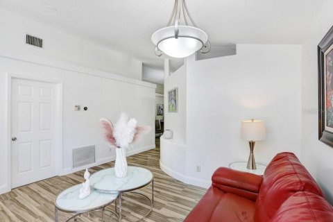 Villa ou maison à vendre à Tampa, Floride: 4 chambres, 261.98 m2 № 1899857 - photo 6