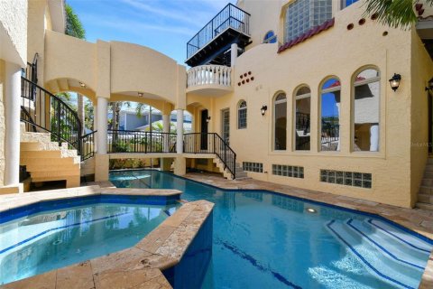 Casa en venta en Saint Pete Beach, Florida, 5 dormitorios, 564.01 m2 № 1900106 - foto 14