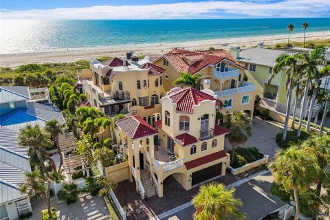 Casa en venta en Saint Pete Beach, Florida, 5 dormitorios, 564.01 m2 № 1900106 - foto 2