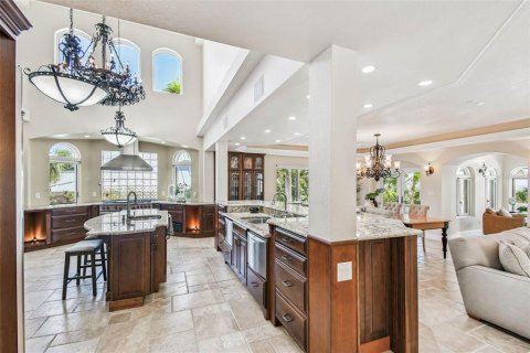 House in Saint Pete Beach, Florida 5 bedrooms, 564.01 sq.m. № 1900106 - photo 28