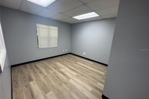 Commercial property in Jacksonville, Florida № 2205806 - photo 4