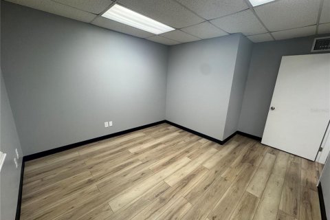 Commercial property in Jacksonville, Florida № 2205806 - photo 5