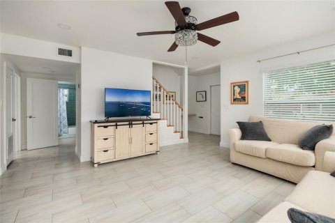 Casa en venta en Saint Petersburg, Florida, 3 dormitorios, 111.3 m2 № 2167330 - foto 6
