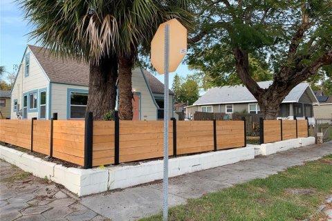 Casa en venta en Saint Petersburg, Florida, 3 dormitorios, 111.3 m2 № 2167330 - foto 2