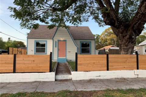 Casa en Saint Petersburg, Florida 3 dormitorios, 111.3 m2 № 2167330