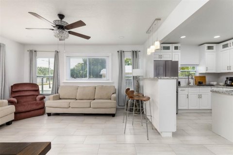 Casa en venta en Saint Petersburg, Florida, 3 dormitorios, 111.3 m2 № 2167330 - foto 8