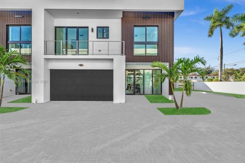 Adosado en Dania Beach, Florida 3 dormitorios, 189.52 m2 № 2036498